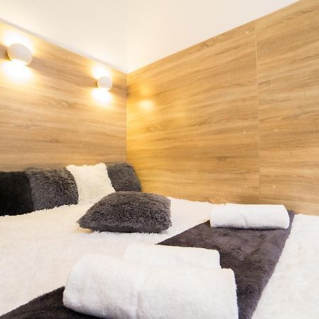 Smart Apartment On Filatova Lviv Eksteriør billede