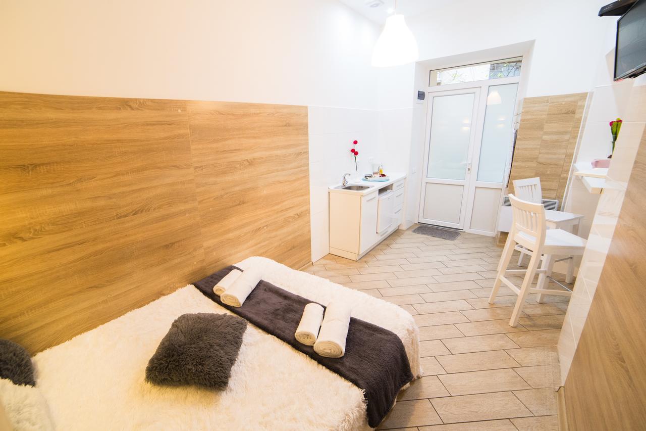 Smart Apartment On Filatova Lviv Eksteriør billede