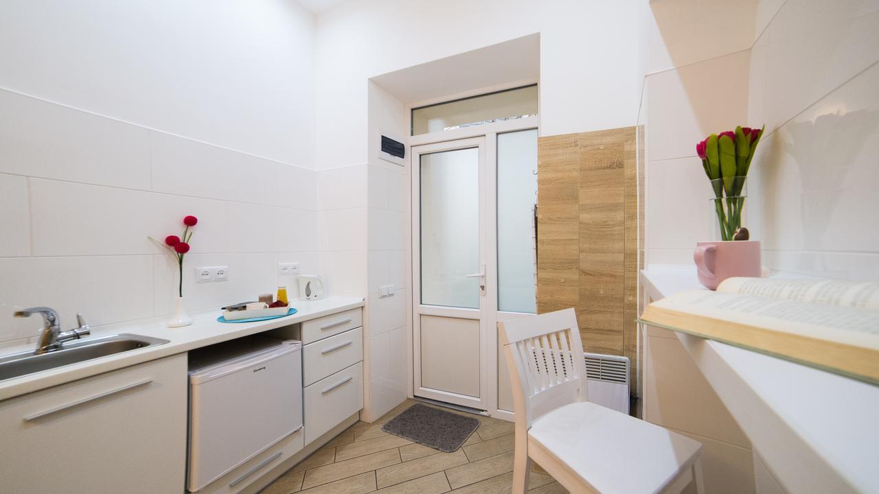 Smart Apartment On Filatova Lviv Eksteriør billede